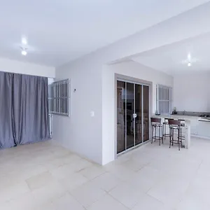 Casa à 80m Da Casa de Férias Bombinhas
