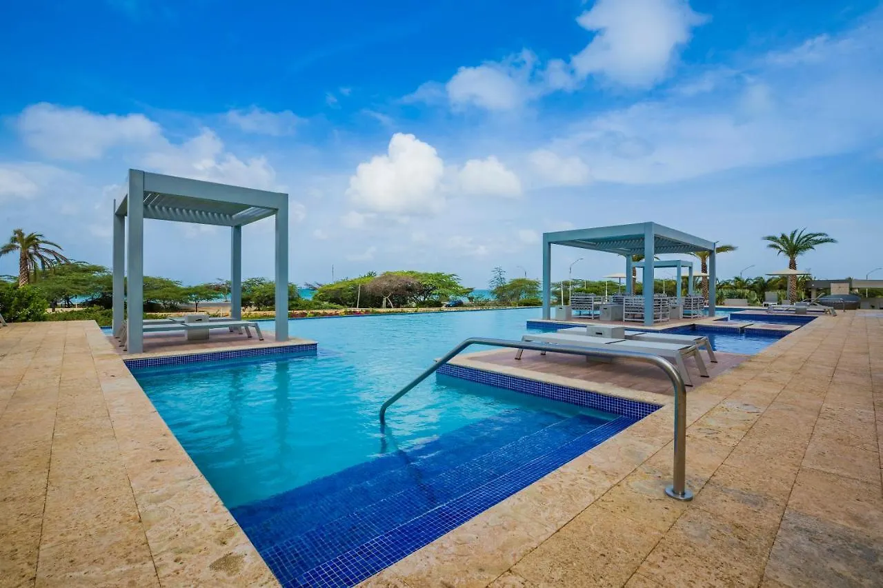 Azure Beach Residences Palm Beach Apartamento