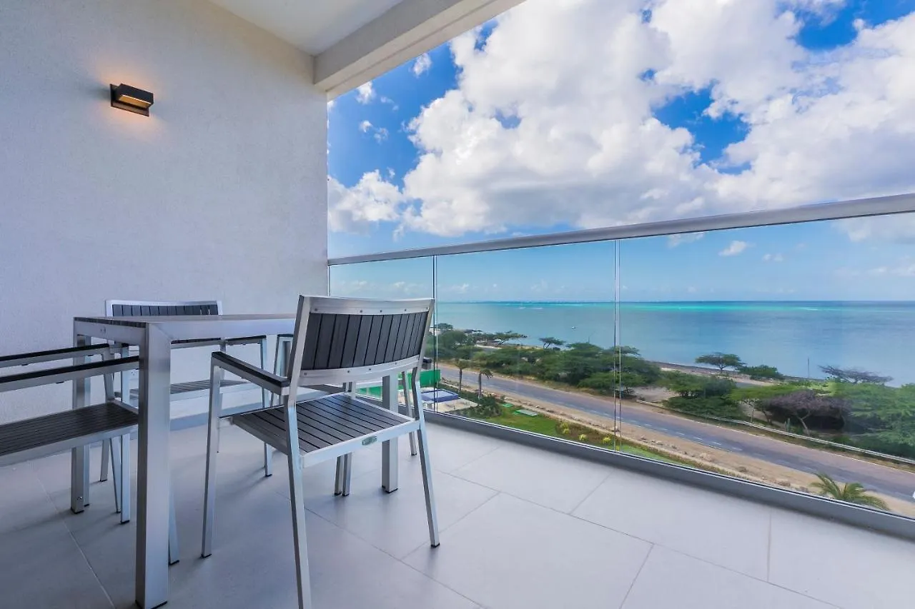 Azure Beach Residences Palm Beach Apartamento