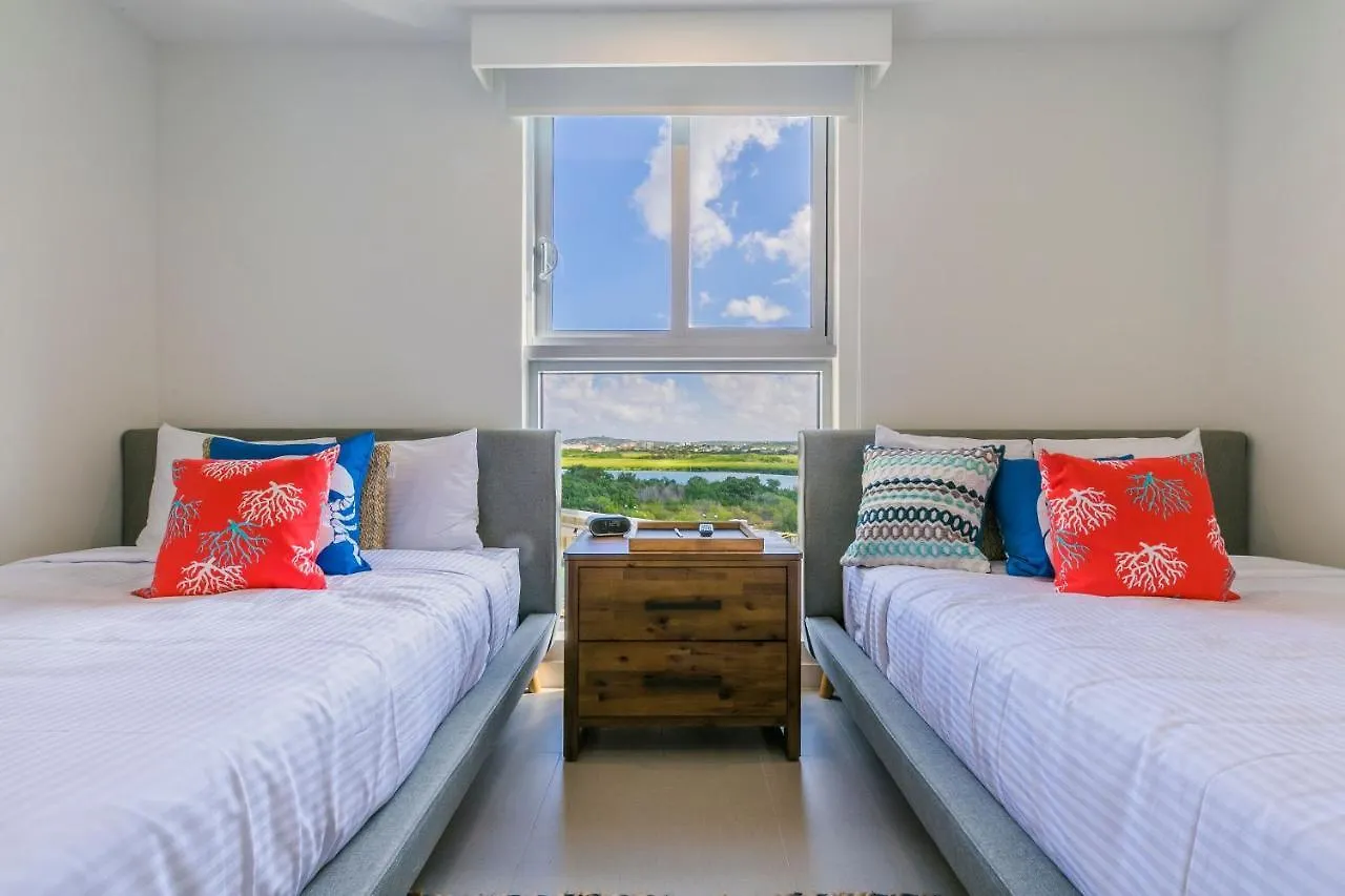 Azure Beach Residences Palm Beach 0*,