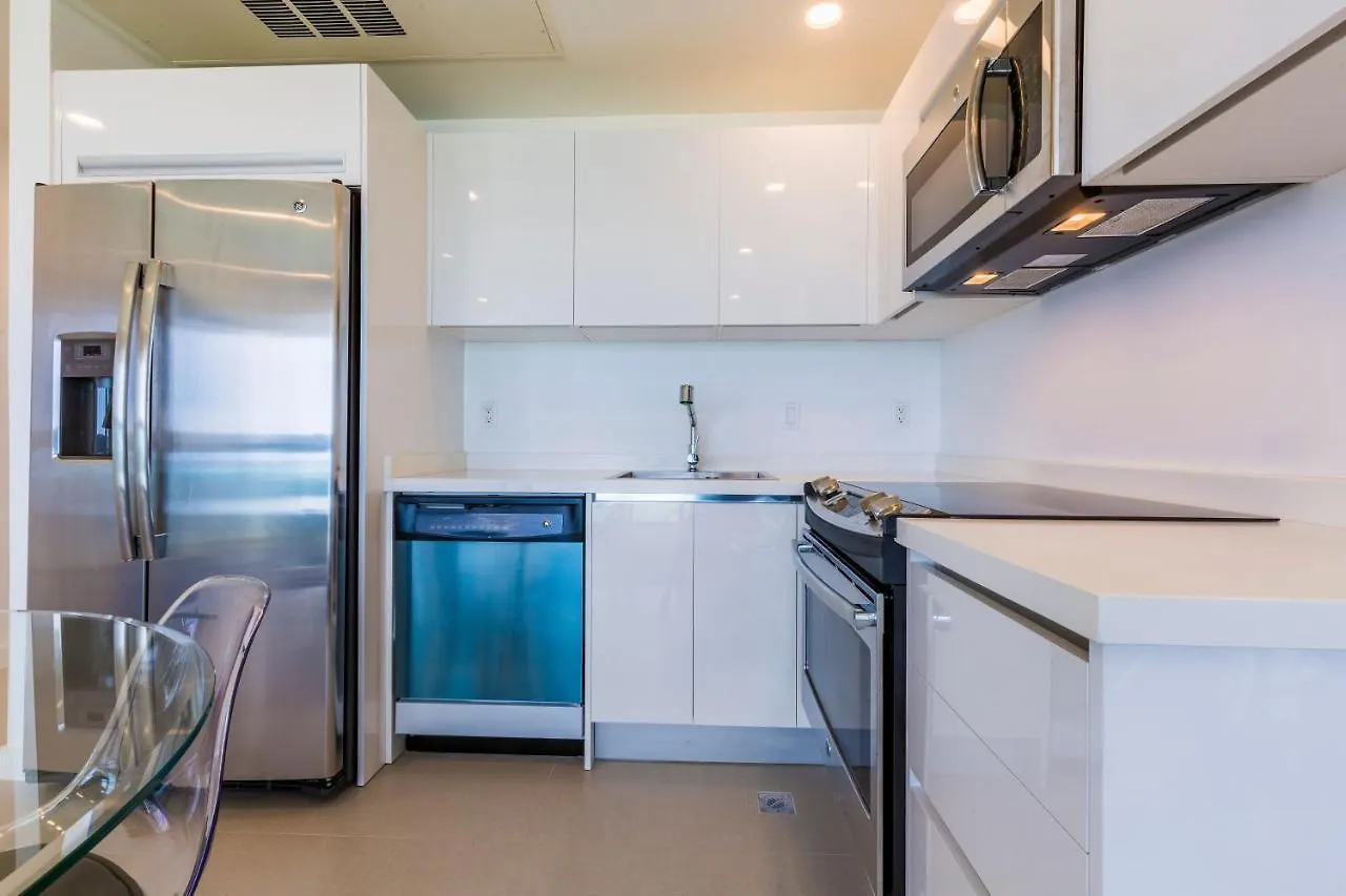 Azure Beach Residences Palm Beach Apartamento